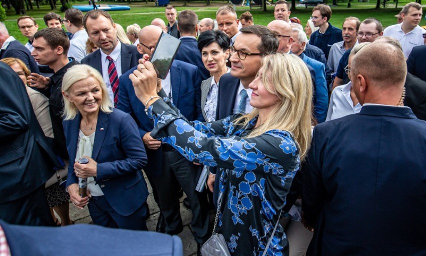 Premier Morawiecki w Parku Śląskim spotkał się z...