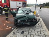 Zderzenie seata z citroenem. W auto wodzisławianina wjechała kobieta. Zdjęcia z wypadku na Drodze Głównej Południowej