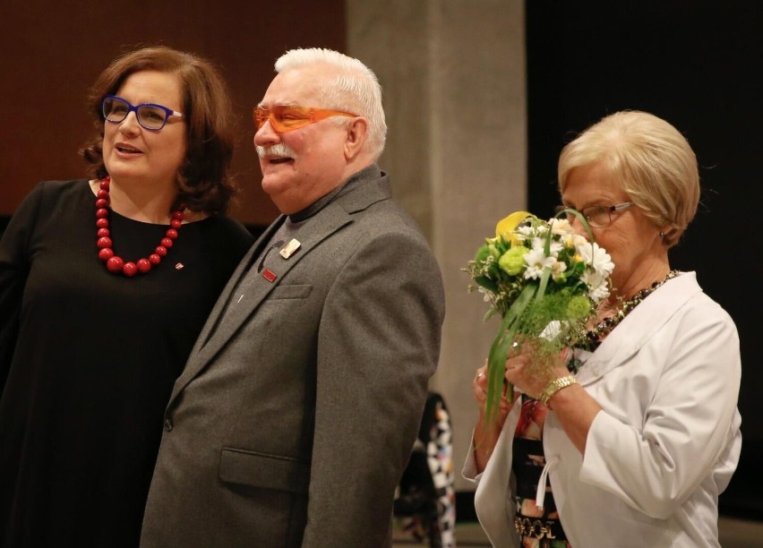 Danuta Wałęsa została Honorową Obywatelką Miasta Gdańska. Rada Miasta Gdańska przyjęła uchwałę 25.08.2022 r. 