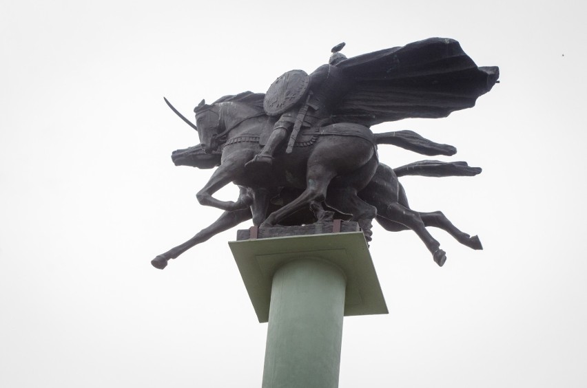 Rondo Jazdy Polskiej
Monument ten jest dowodem na to, że...