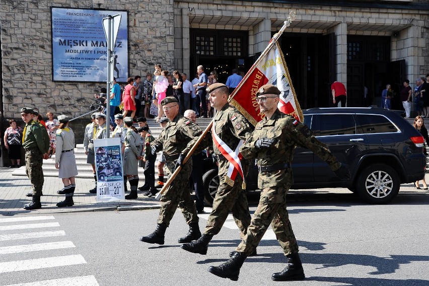 Święto Wojska Polskiego w Jaśle. Mamy zdjęcia z miejskich uroczystości