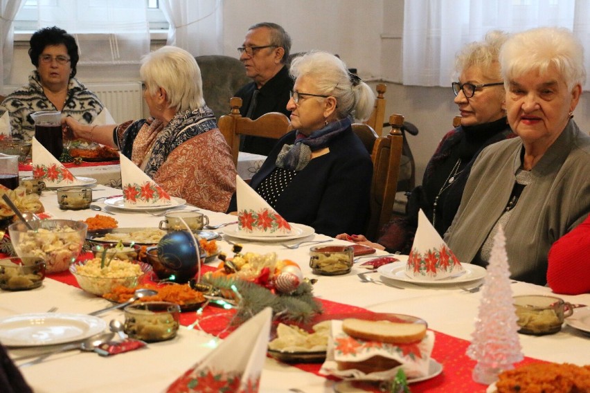 Wigilijne spotkanie emerytów, rencistów i inwalidów w...