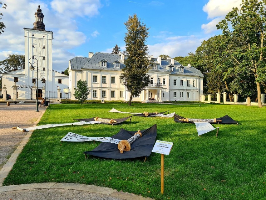 Artyści z całej Polski zaprezentowali swoją sztukę w bialskim Parku Radziwiłłów. Zobacz zdjęcia