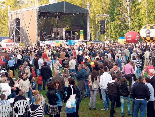 W ubiegłym roku na Dniach Pabianic, zorganizowanych na terenie MOSiR, bawiły się tysiące mieszkańców.