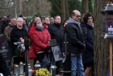 Tłumy na pogrzebie Tomasza Sadowskiego, który spoczął na Miłostowie [ZDJĘCIA]
