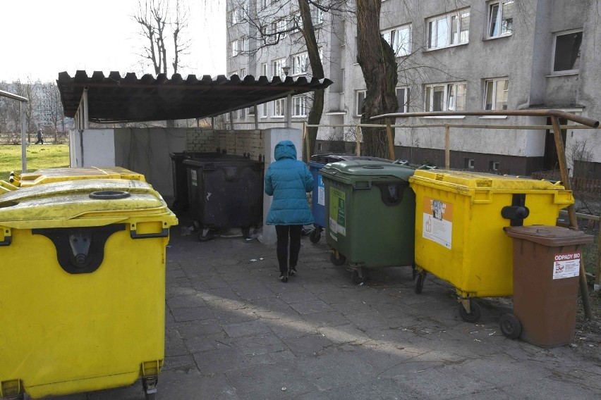 Uwaga kielczanie! Z powodu koronawirusa zmieniają się zasady odbioru śmieci (ZDJĘCIA)