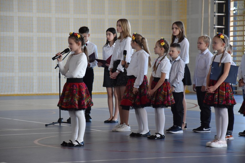 Jubileusz rozbudowy szkoły w Kościelnej Wsi i pasowanie...