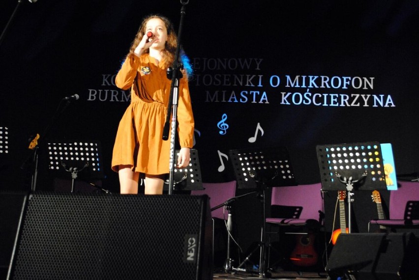 Kościerzyna. Konkurs Piosenki Dziecięcej i Młodzieżowej o Mikrofon Burmistrza Kościerzyny ZDJĘCIA