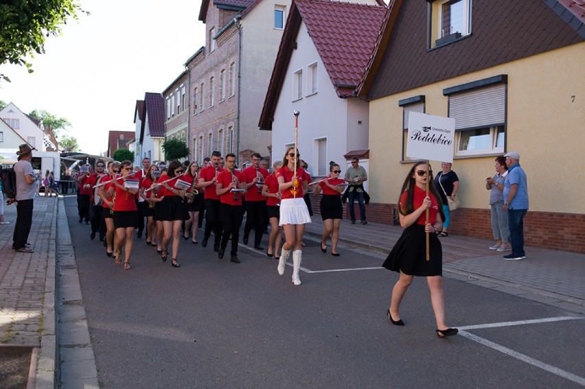 Orkiestra Dęta Poddębice na festiwalu muzyki dętej w Helbra...