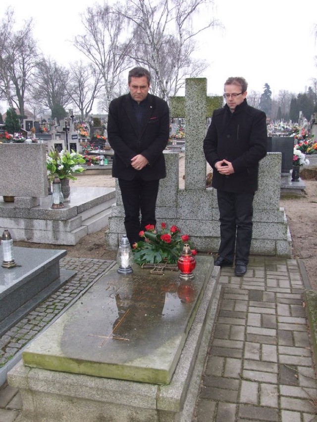 Burmistrz Jarocina złożył kwiaty na grobie Edmunda Rogalskiego, włodarza Jarocina w latach 1925-1939