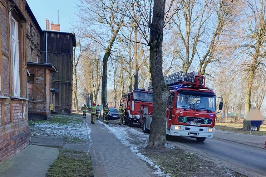 Strażacy z Prabut i Kwidzyna gasili pożar sadzy w jednej z...