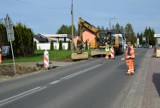 Utrudnienia w ruchu na Miechowskiej w Wolbromiu. Ruszyły prace przy przebudowie prawie kilometrowego odcinka tej ulicy. Zobacz zdjęcia