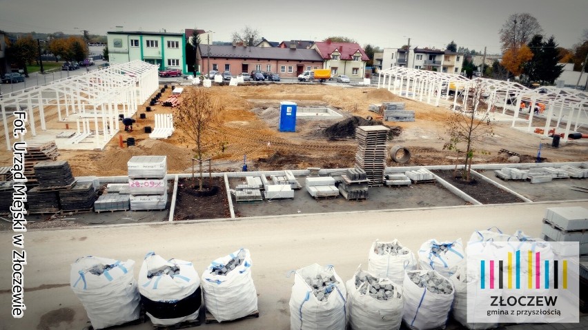 Trwa rewitalizacja historycznego centrum Złoczewa. Zobacz jak się zmienia ZDJĘCIA