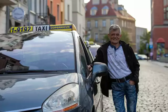Henryk Gołębiewski, pamiętny Cegiełka z serialu "Stawiam na Tolka Banana", już wkrótce wcieli się w postać toruńskiego taksówkarza