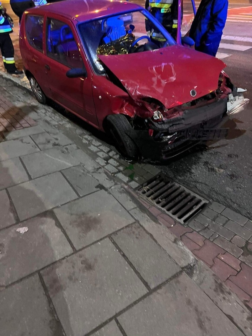 Poważna kraksa na południu Krakowa. Jedna osoba ranna    