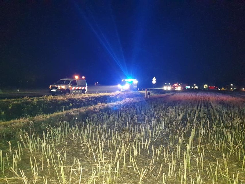 Nocny wypadek pojazdu ciężarowego na DK 11 w Górznie