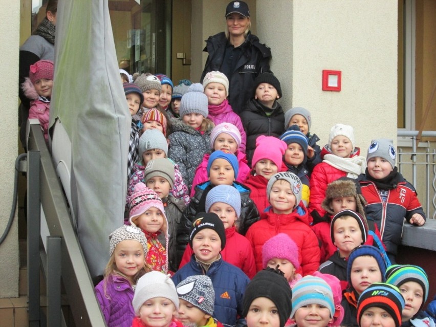 Pruszcz Gdański: Dzieci ze Szkoły Podstawowej nr 3 z wizytą u policjantów
