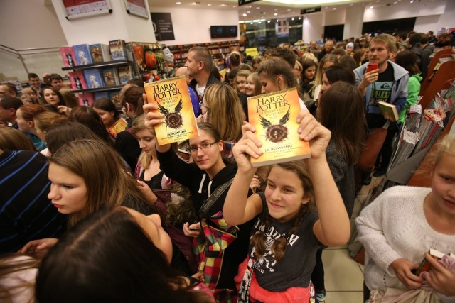 Premiera książki Harry Potter i Przeklęte Dziecko w Katowicach odbyła się w Silesia City Center w Empiku