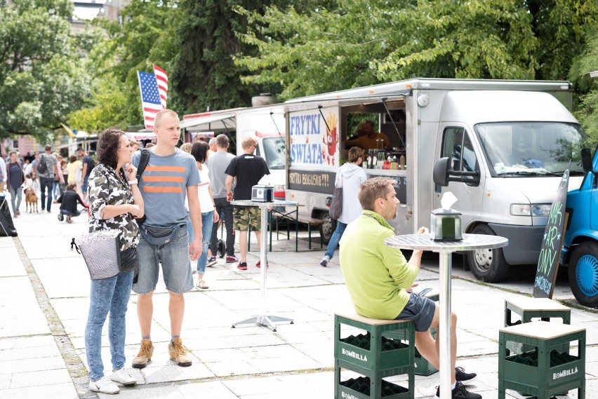 Food Trucki już karmią na pl. Jana Pawła II w Opolu