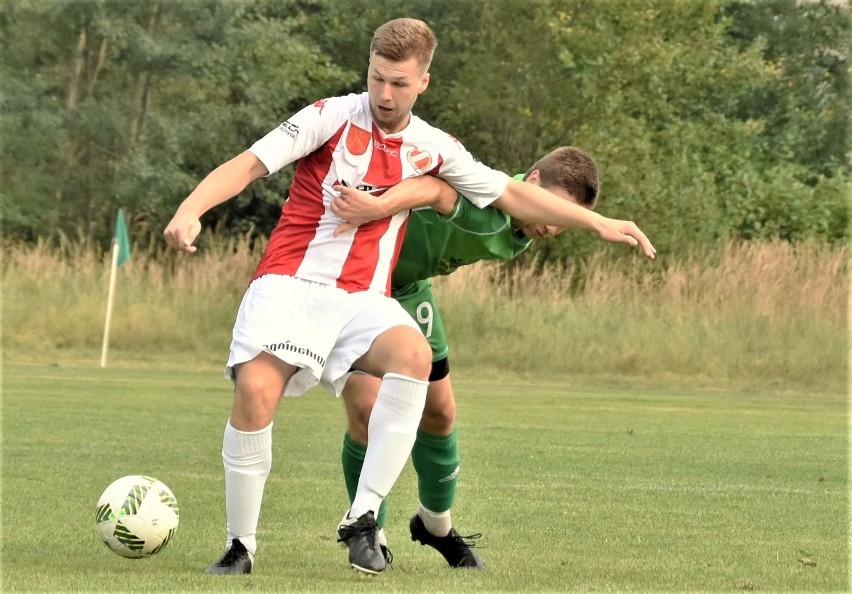 Andrychowianie (pasiaste stroje) mają teoretycznie...