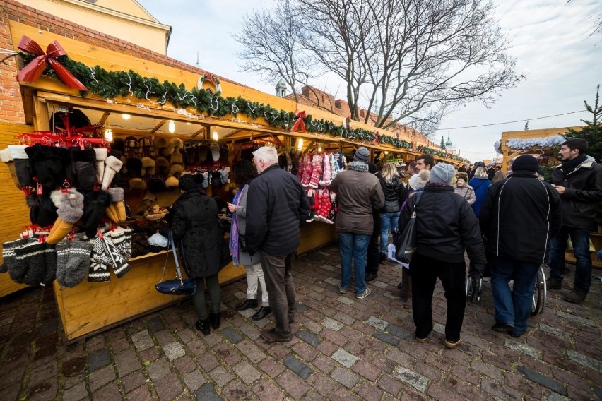 Jarmark Bożonarodzeniowy, Warszawa 2019. Tu spróbujecie tradycyjnych przysmaków i kupicie świąteczne ozdoby i prezenty. Kiedy otwarcie?