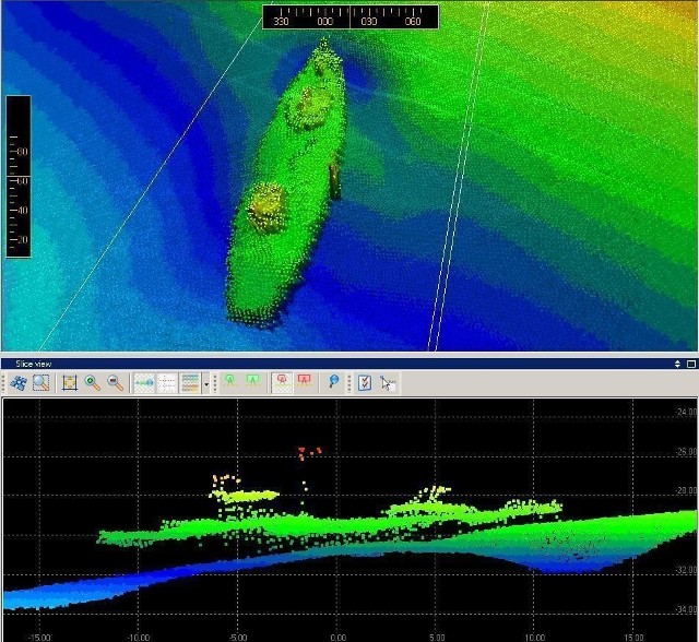 Zapis sonarowy odkrytej w Bałtyku kanonierki.