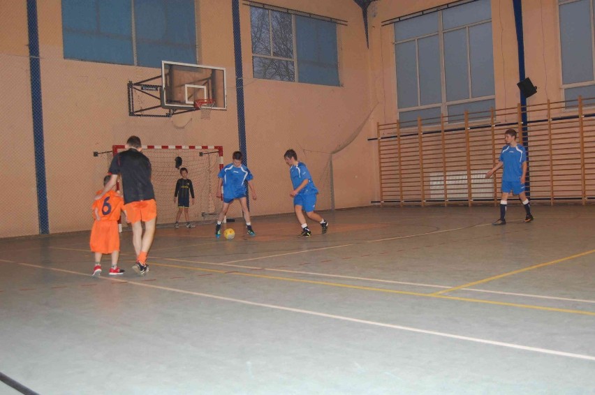 Piłkarski turniej okolicznościowy z okazji piątej rocznicy założenia klubu ŻTS Błękitni Kmiecin