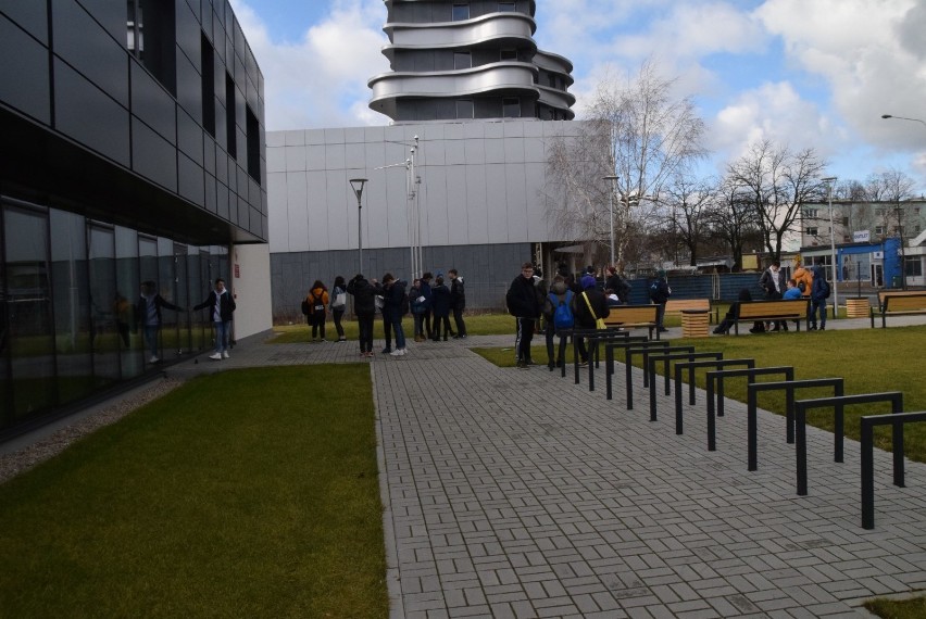 Gniezno: Powiatowe Targi Edukacyjne w CKZiU. Swoją ofertę zaprezentowało 14. szkół średnich  