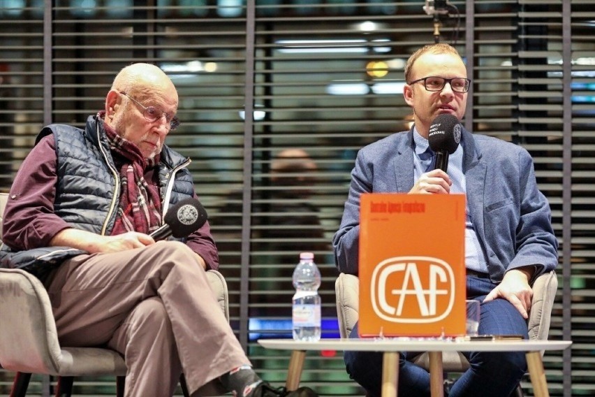 Dr Paweł Miedziński (z prawej) jest autorem publikacji o...
