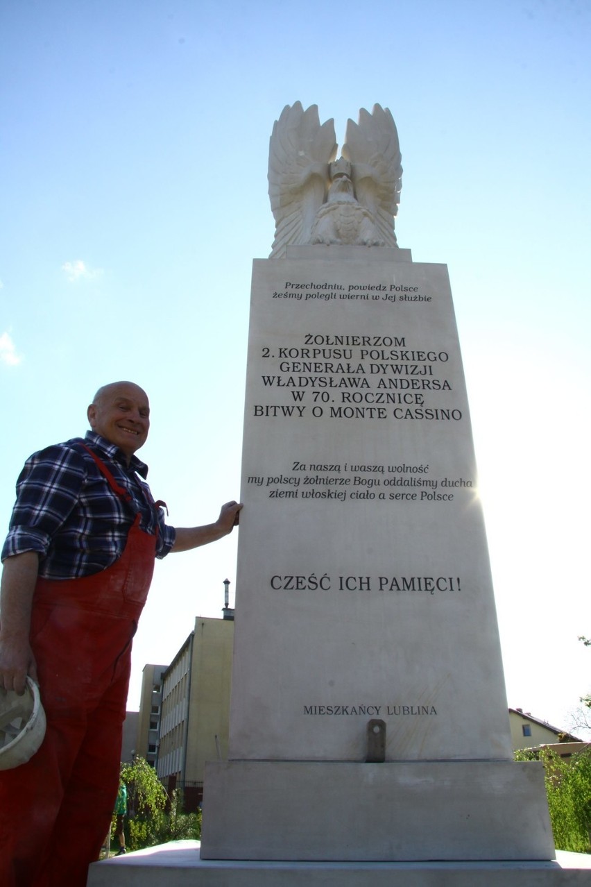 Pomnik Bohaterów Monte Cassino już stoi na Konstantynowie (ZDJĘCIA)