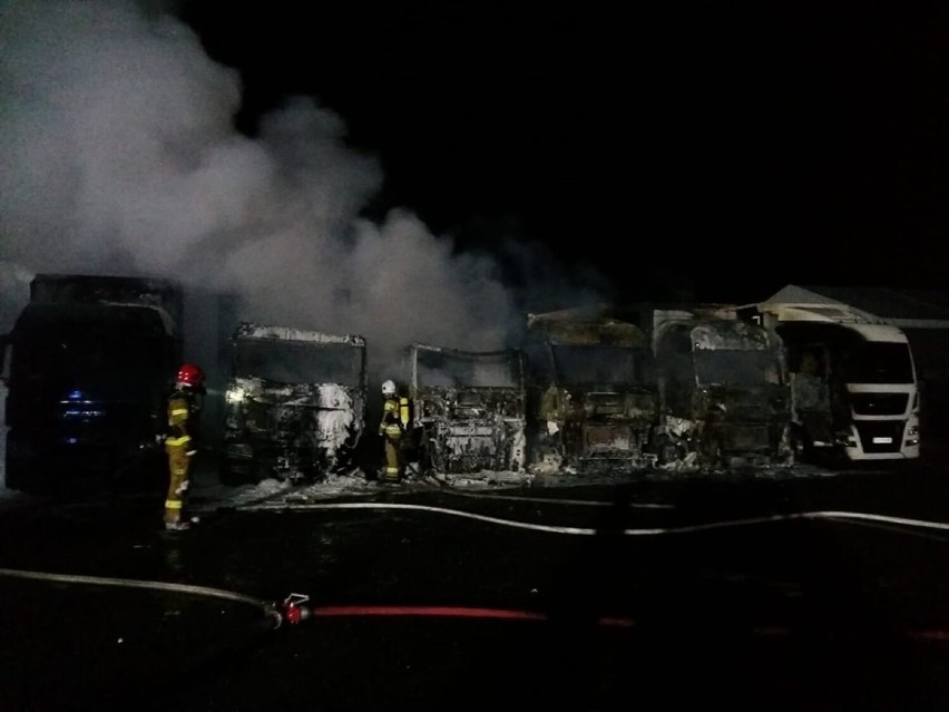 Pożar samochodów ciężarowych na terenie firmy transportowej w Drogobyczy. Co było przyczyną?