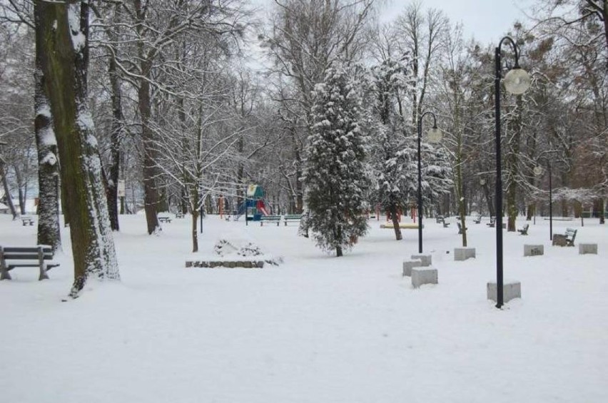 Zimy w Kwidzynie na archiwalnych zdjęciach. Pamiętacie jeszcze miasto przykryte białym puchem?