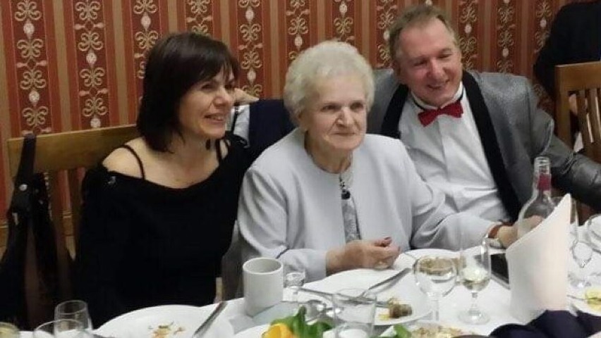 Andrzej Kubacki z mamą i siostrą