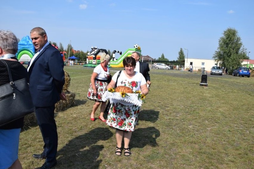 Gminno-parafialne dożynki zorganizowali rolnicy gminy...