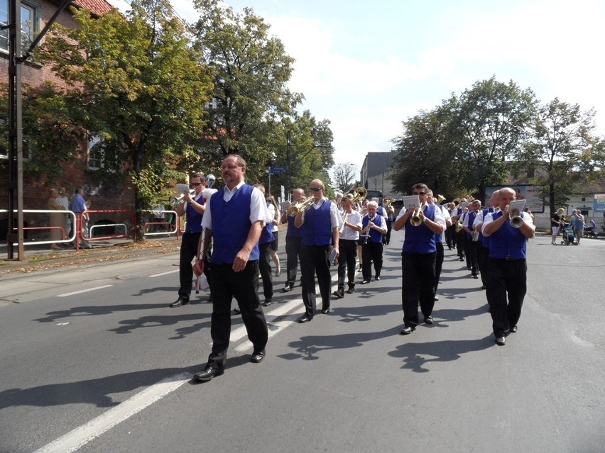 Festiwal Orkiestr Dętych w Rudzie Śląskiej. Imprezę rozpoczął przemarsz ulicą Wolności [ZDJĘCIA]