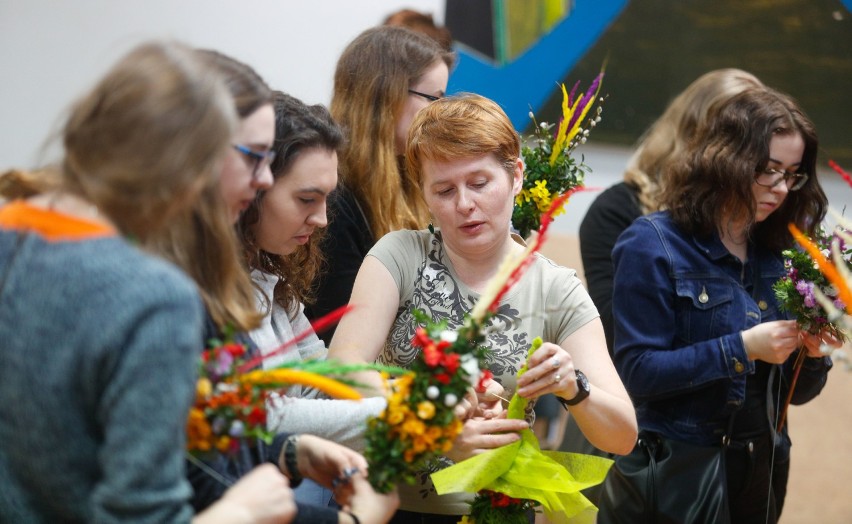 Tłumy na warsztatach florystycznych w ramach projektu Młodzież Dla Miasta w Rzeszowie 