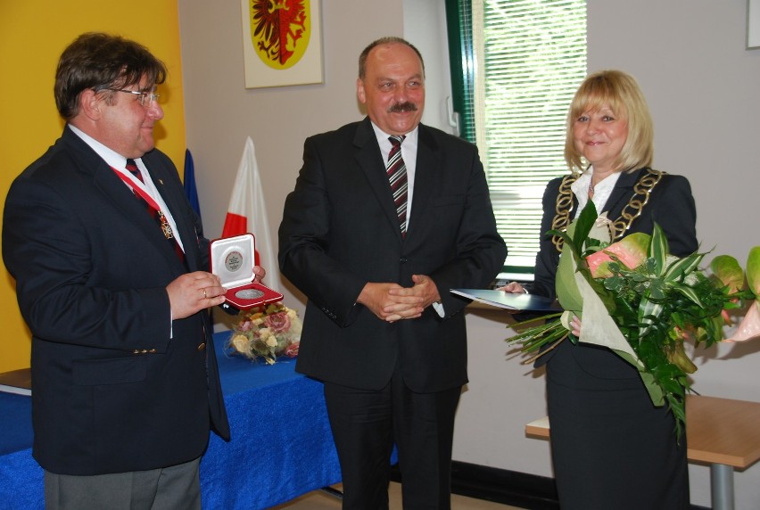 W 2012 roku oprócz Marka Breguły, nagrodę "Orła i Róży"...