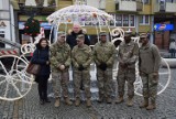 Świebodzin. Żołnierze sił NATO złożyli wizytę  w Powiatowym Zespole Szkół oraz zwiedzali miasto