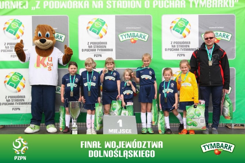 Zwycięska drużyna dziewcząt U-8 SP 2 Milicz