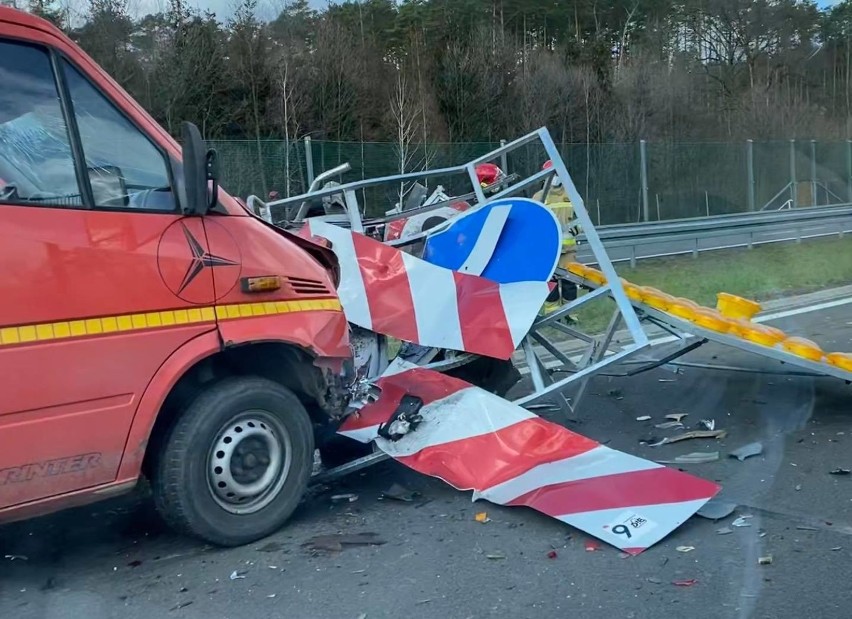 - Mam nadzieję, że ten kierowca straci prawo jazdy, bo...