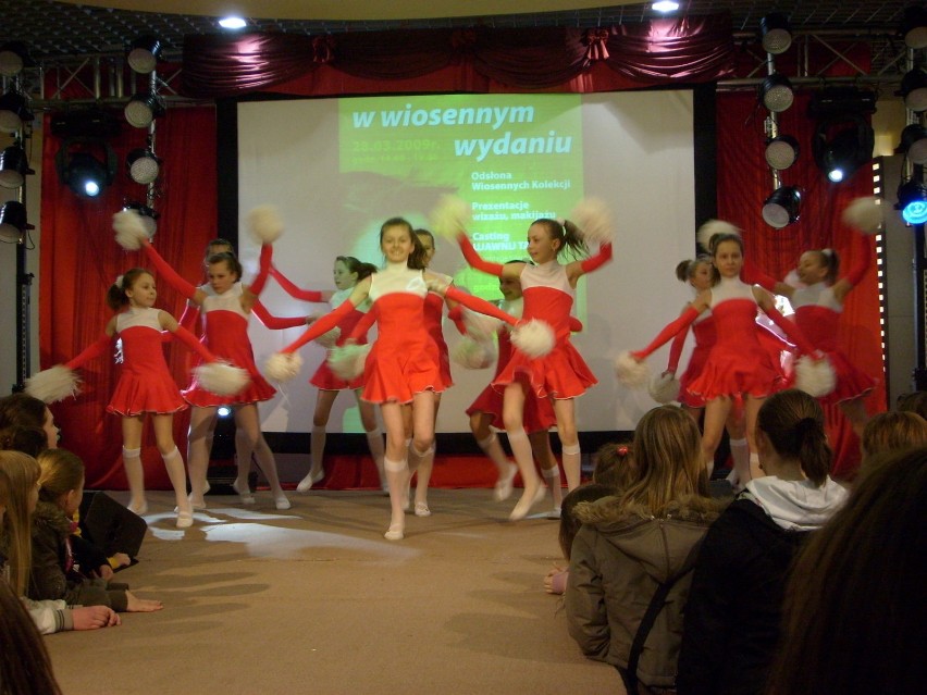 Cheerleaderki z "Twista": młodość, ruch, energia. Fot....