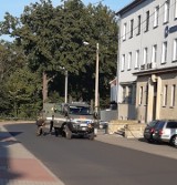 Zabrali niewybuchy i przynieśli je policjantom. Cały budynek komendy ewakuowano