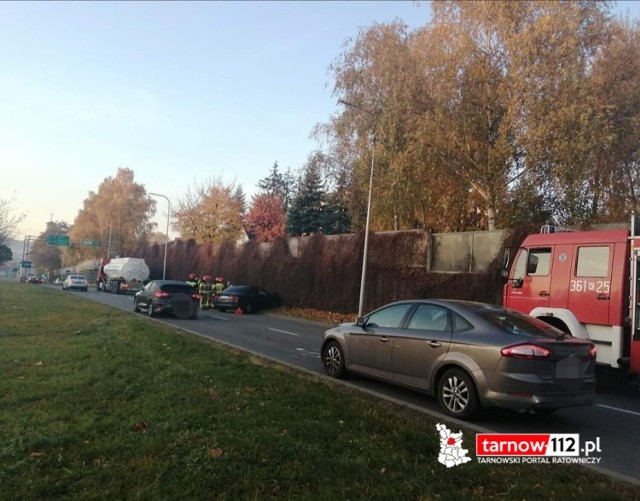 Do zderzenia  trzech samochodów doszło przed godz. 8 na al. Jana Pawła II, przed skrzyżowaniem z ul. Słoneczną