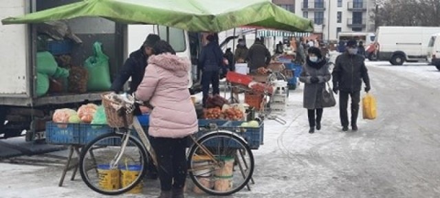 Czytelniczka, która prowadzi handel obwoźny zrezygnowała z pracy, aby nie zakazić się koronawirusem. Jednak składki ZUS i usługi księgowej musi opłacać.