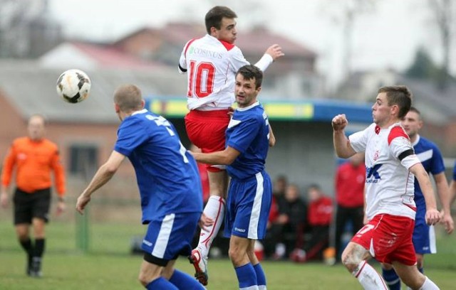 W sobotę ŁKS Łódź w ostatnim sparingu przed rozpoczęciem wiosennych rozgrywek IV ligi wygrali 2:0 w Gutowie Małym z Włókniarzem Moszczenica.