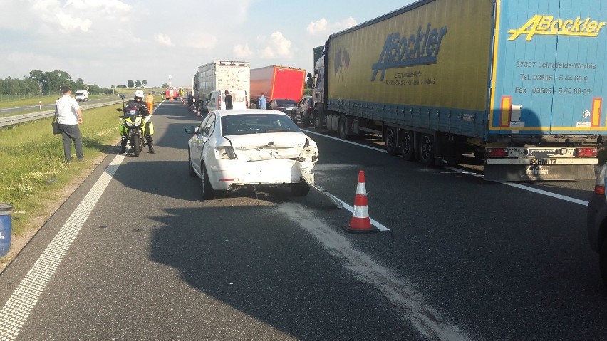 Wypadek na autostradzie A1 pod Włocławkiem. Zderzenie czterech samochodów [zdjęcia]