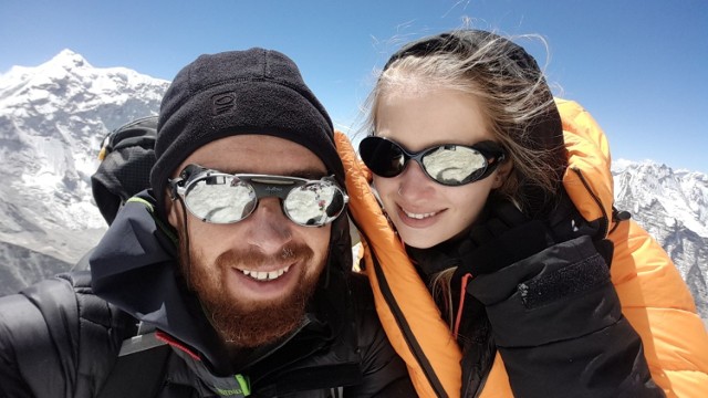 Przygotowując się do wyprawy na Mount Everest, Sylwia Bajek i Szczepan Brzeski wyszli m.in. na himalajski sześciotysięcznik - Island Peak