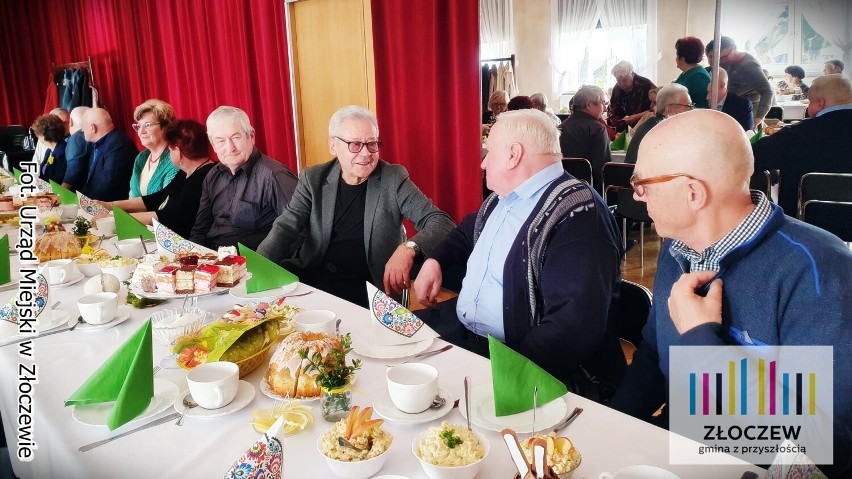 Spotkanie wielkanocne Klubu Seniora w Złoczewie. Ozdobą występy dzieci ZDJĘCIA