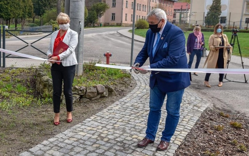 W Sokołowsku jest skwer imienia doktora Alfreda Sokołowskiego