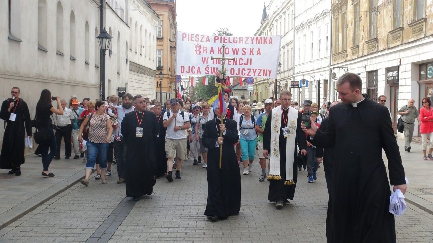 Krakowska Pielgrzymka wyruszyła z Wawelu na Jasna Górę